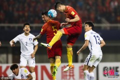 【开局梦幻！】开场3分钟武磊抢断破门！中国1-0新加坡