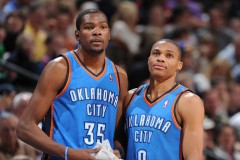 NBA总决赛前瞻：步行者对阵雷霆，西亚卡姆火力对决雷霆队战术解析