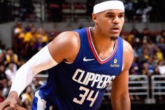伦纳德申请买断加盟雄鹿！字母哥狂喜，NBA格局大变天